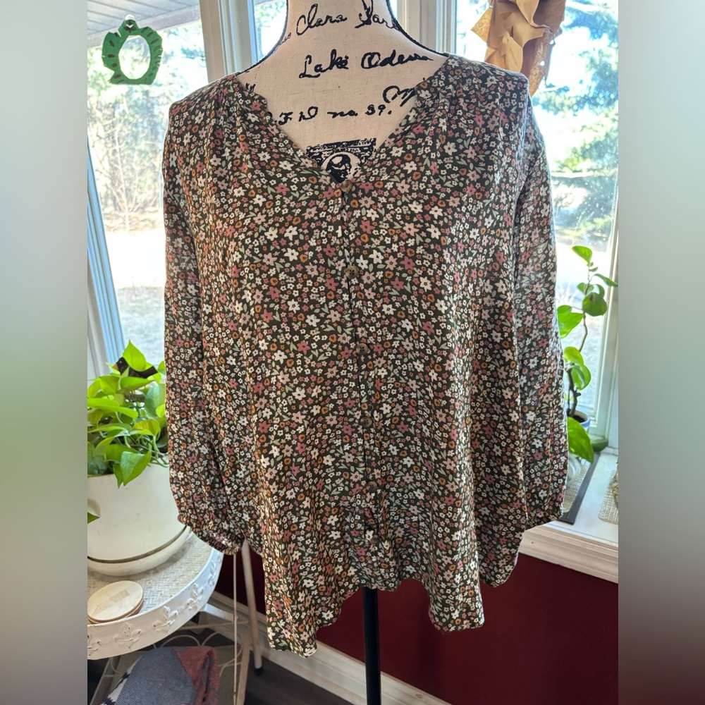 Woman’s Shirts Lot of 6